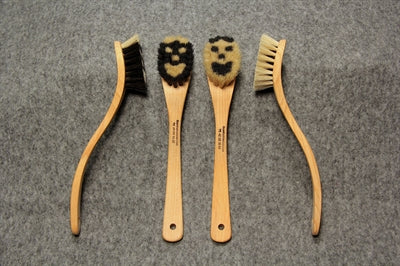 Opvaskebørste Svaj m/ Ansigt, Hestehalehår, 26 cm, Olieret bøgetræ, Bornholmerbørsten